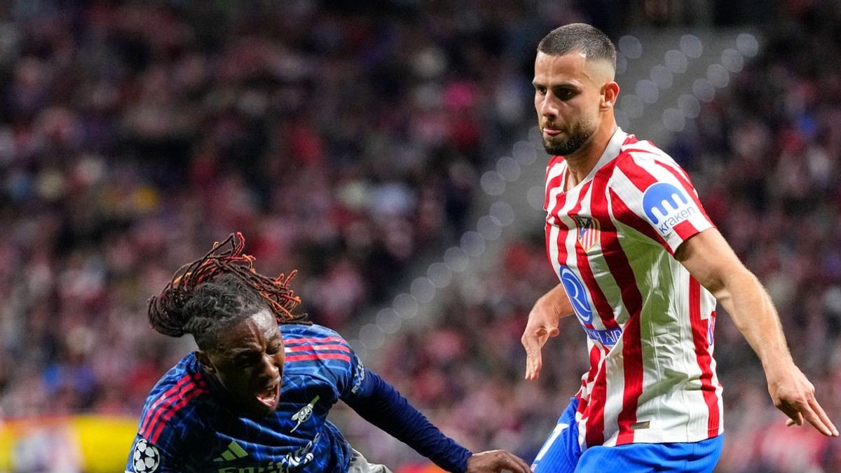 David Hancko a Eberechi Eze.