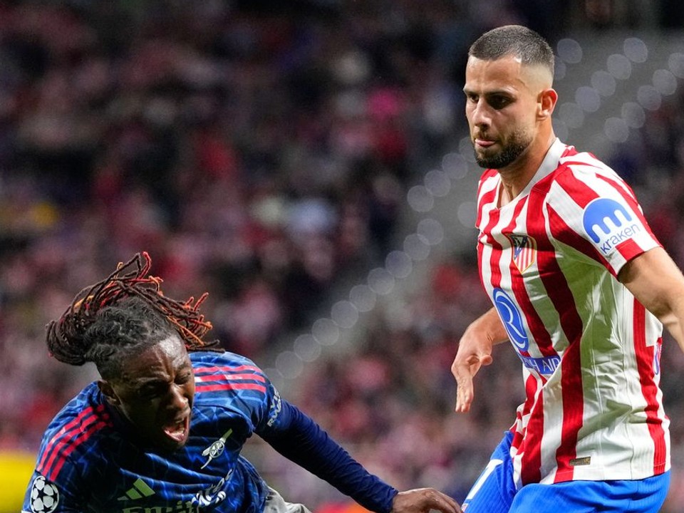 David Hancko a Eberechi Eze.