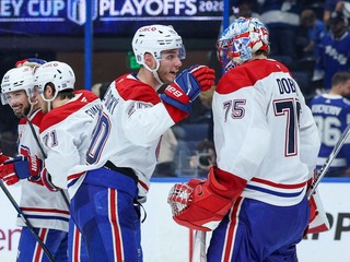 Juraj Slafkovský a Jakub Dobeš.