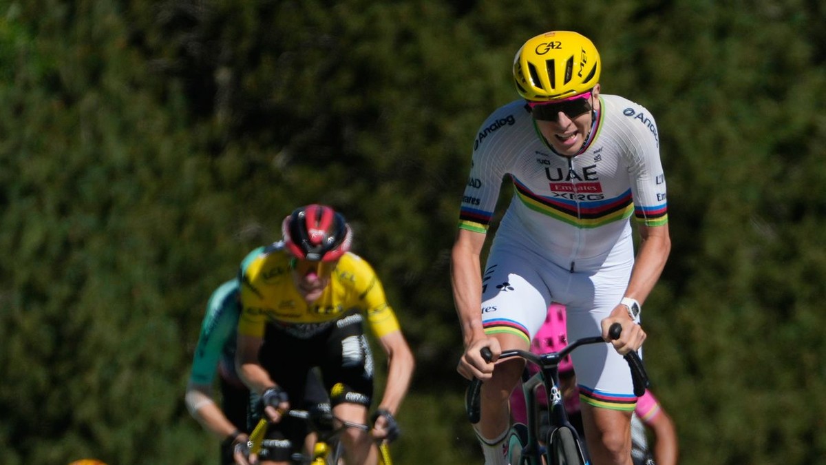 Tadej Pogačar zdolal Jonasa Vingegaarda v závere 3. etapy Tour de France 2026.