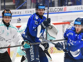 Filip Krivošík (v strede) v drese Vítkovíc