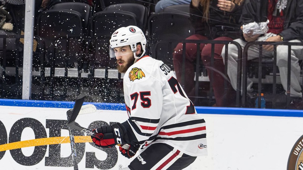 Matúš Spodniak v drese Rockford IceHogs.