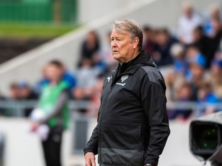 Age Hareide viedol Island.