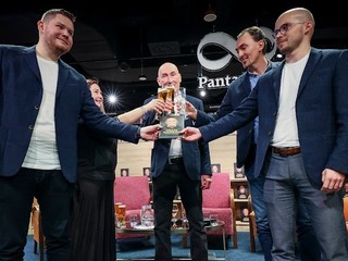 Záber z oficiálneho krstu knihy s názvom Šťastný chlapec.