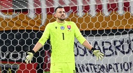 Brankár Martin Dúbravka počas zápasu Nemecko - Slovensko v Lipsku.
