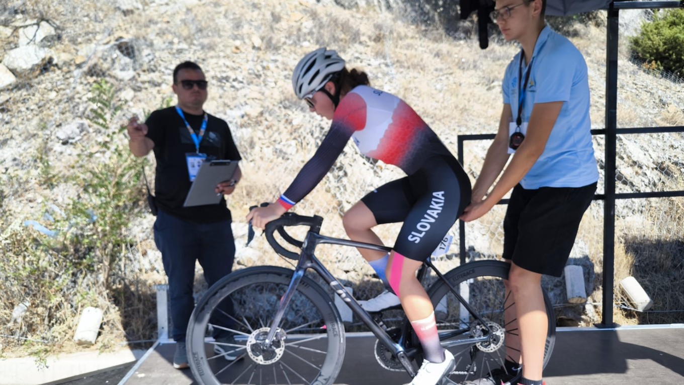 Cyklistka Karolína Hajduková.