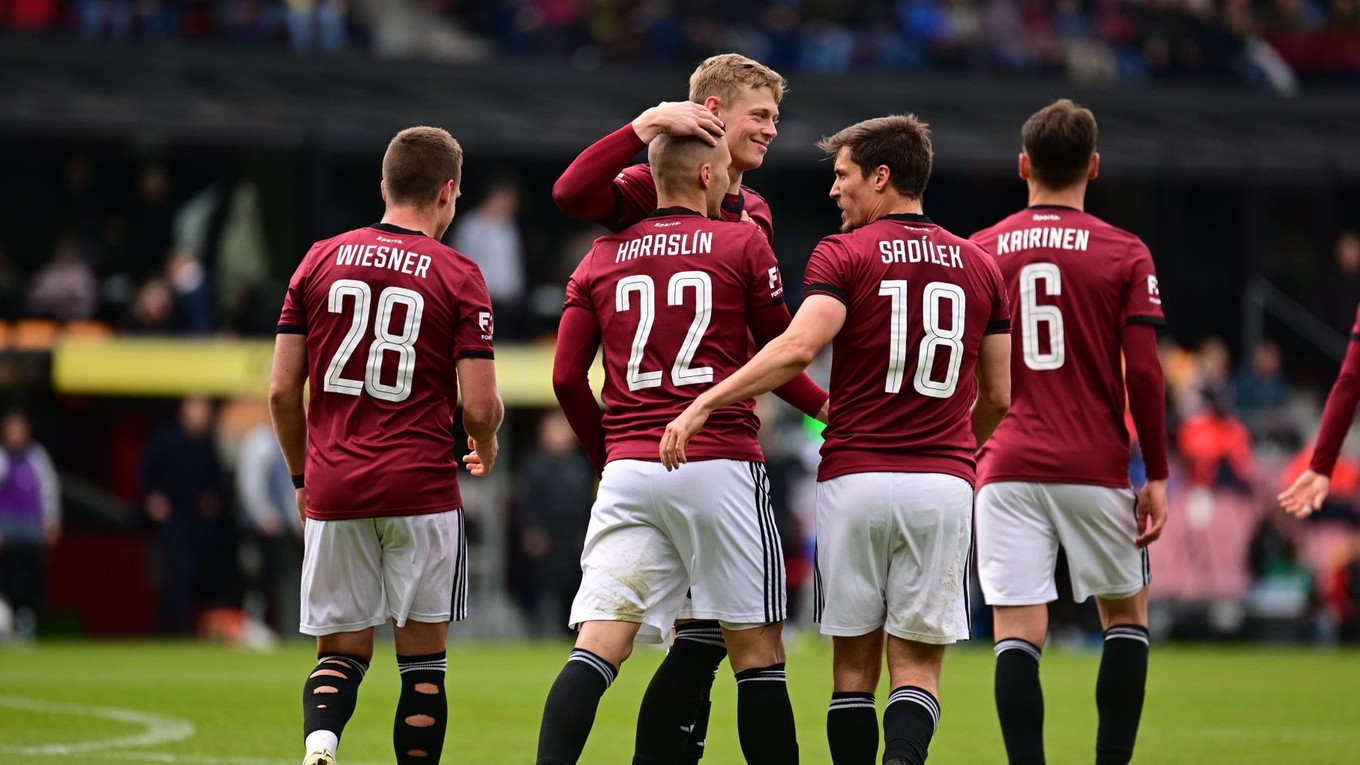 Gólová radosť futbalistov Sparty Praha.