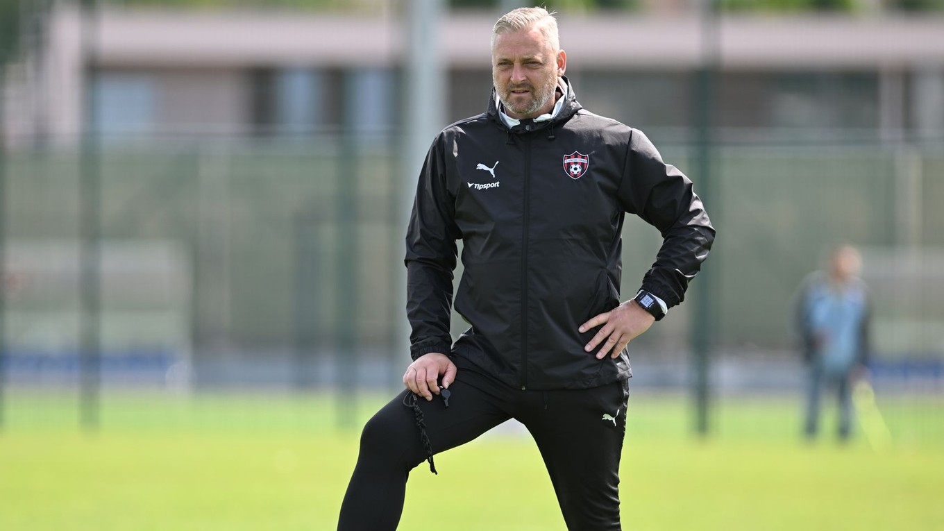 Tréner Michal Ščasný počas tréningu FC Spartak Trnava.