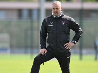 Tréner Michal Ščasný počas tréningu FC Spartak Trnava.