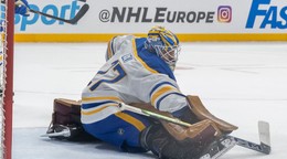 Brankár Buffala Sabres Devon Levi počas sezóny NHL 2024/25.