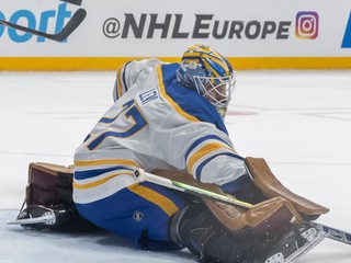 Brankár Buffala Sabres Devon Levi počas sezóny NHL 2024/25.