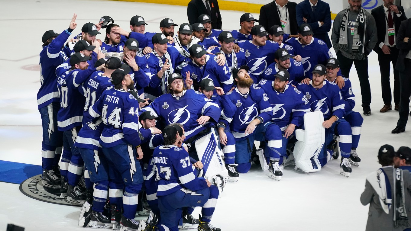 Hokejisti Tampa Bay Lightning zvíťazili vo finále NHL a získali Stanley Cup.