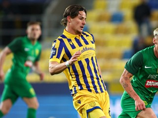 Máté Tuboly v drese DAC.