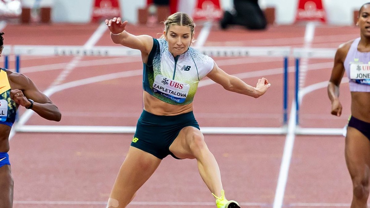 Emma Zapletalová počas behu na 400 m cez prekážky na mítingu Diamantovej ligy v Lausanne 2026.