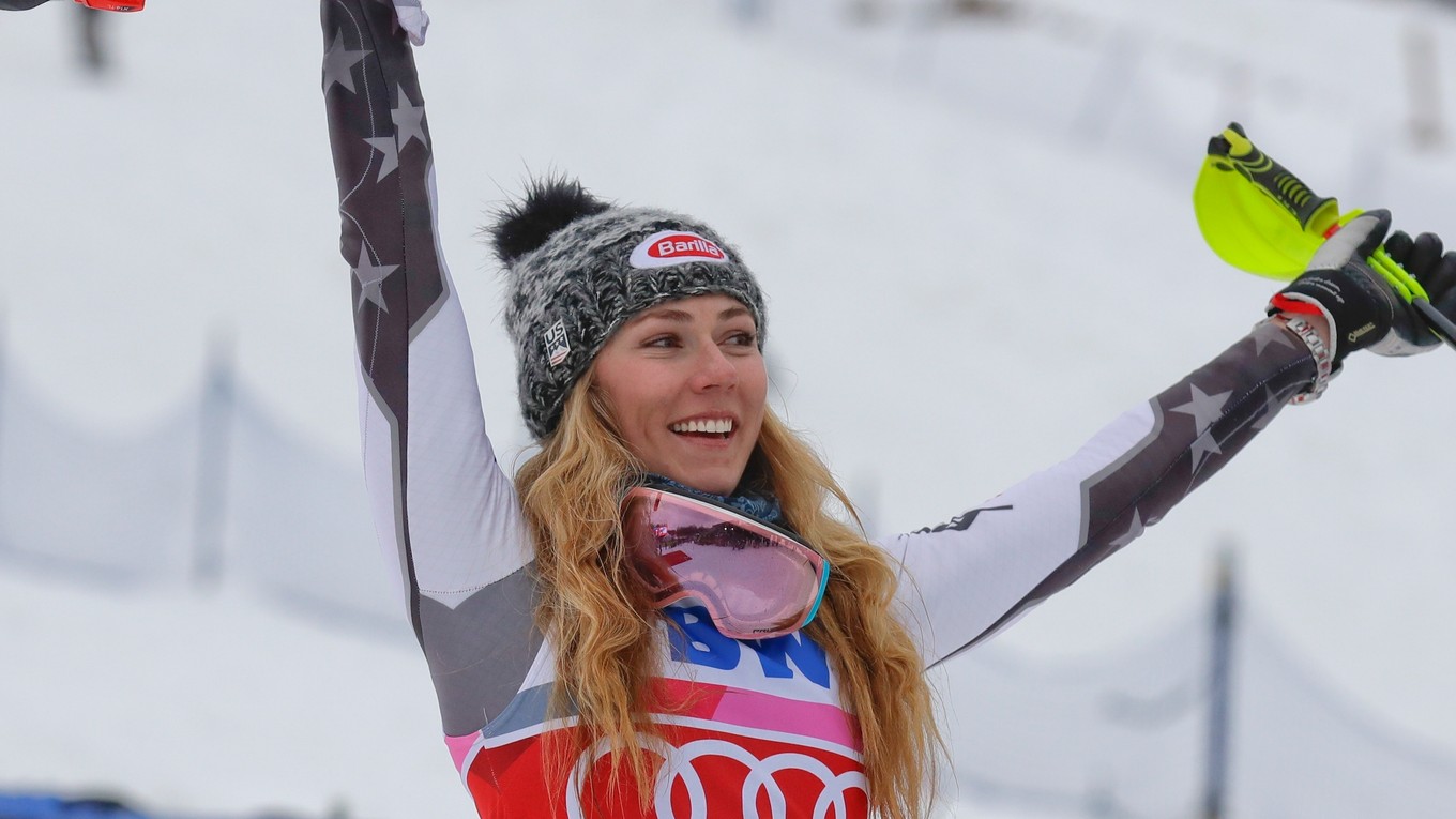 Mikaela Shiffrinová oslavuje v Killingtone triumf v slalome.