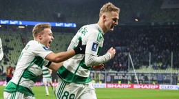 Tomáš Bobček (vpravo) sa raduje z gólu