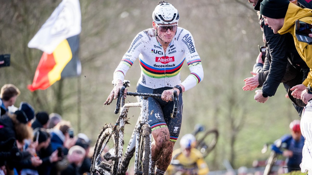 Mathieu van der Poel počas Svetového pohára v cyklokrose.
