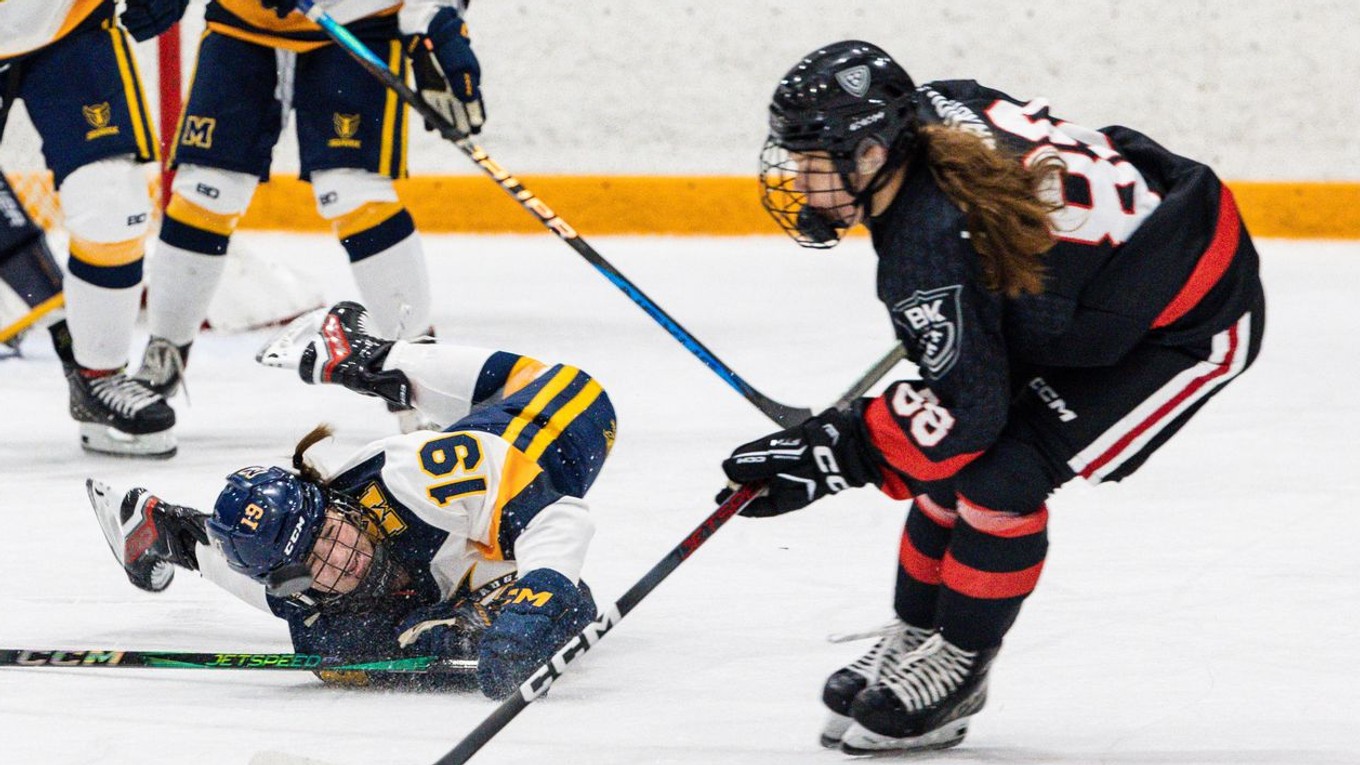 Nela Lopušanová v drese BK Selects.