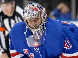 Slovenský brankár Jaroslav Halák v drese New Yorku Rangers.