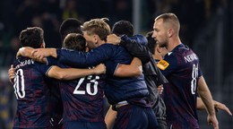 Futbalisti Dunajskej Stredy sa radujú z víťazstva.