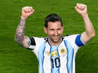 Lionel Messi oslavuje postup do semifinále MS vo futbale 2026.