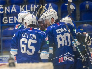 Hokejisti HK Nitra sa tešia po strelenom góle proti HK Poprad v zápase 3. kola Tipos extraligy.