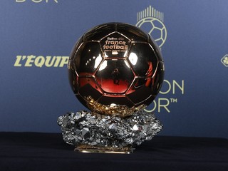 Trofej pre víťaza ankety Zlatá lopta.