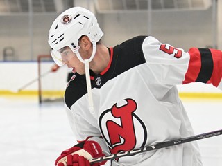 Šimon Nemec v drese New Jersey Devils.