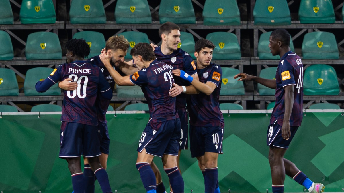 Hráči Dunajskej Stredy sa radujú z gólu v zápase proti Žiline.