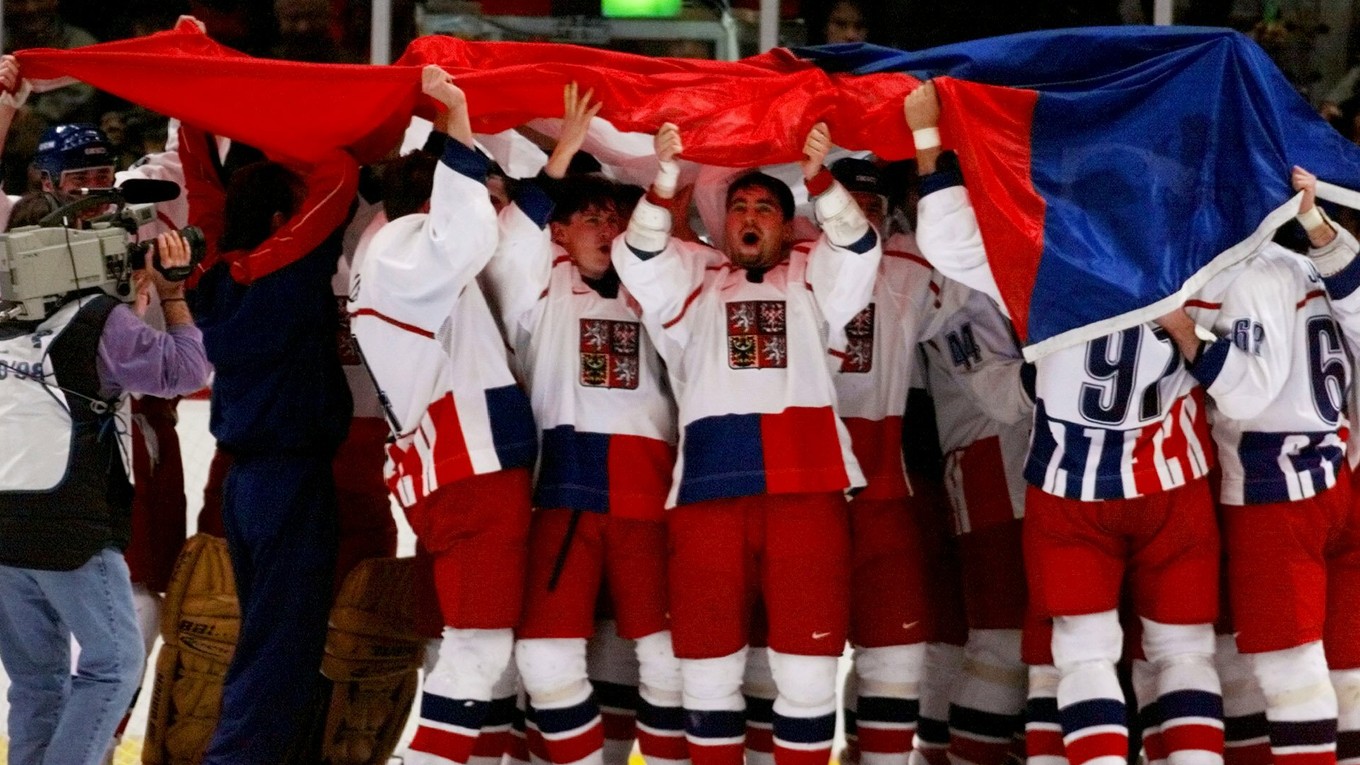 Nagano 1998. Česi oslavujú olympijské zlato.
