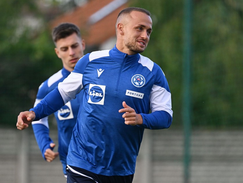 Na snímke hráč Stanislav Lobotka počas tréningu slovenskej futbalovej reprezentácie na reprezentačnom zraze pred zápasmi Ligy národov so Švédskom a Azerbajdžanom v Senci v nedeľu 6. októbra 2024. 
