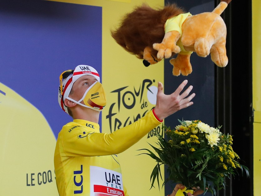 Tadej Pogačar vyhrá Tour de France 2020.