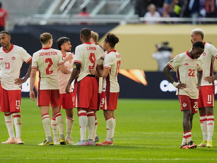 Futbalisti Kanady reagujú na prehru