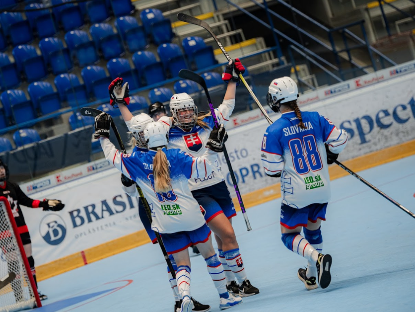 Slovenské hokejbalistky do 20 rokov. 
