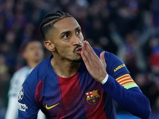 Hráč Barcelony Raphinha.