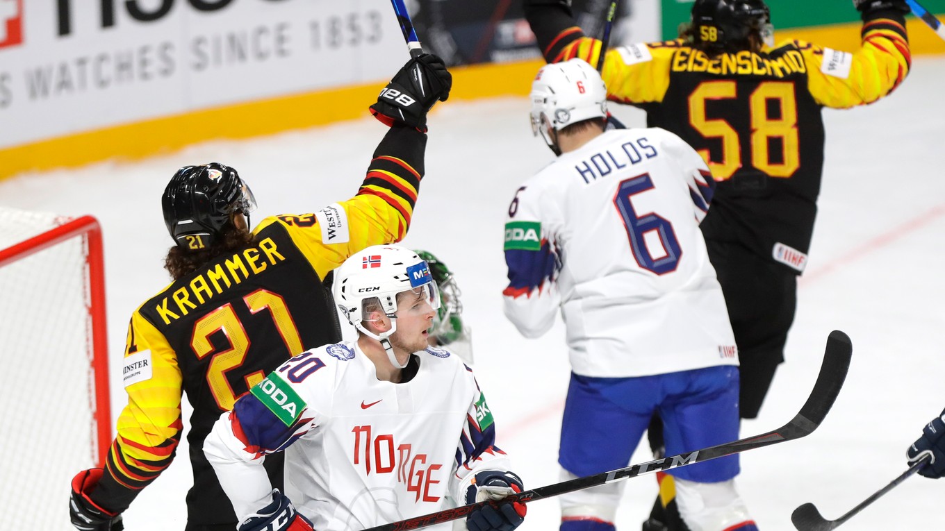 Momentka zo zápasu Nórsko - Nemecko na MS v hokeji 2021.