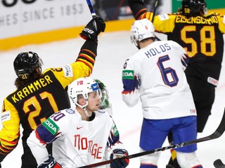 Momentka zo zápasu Nórsko - Nemecko na MS v hokeji 2021.