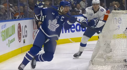 Auston Matthews v zápase s Tampou