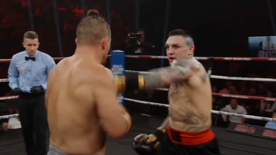 VIDEO: Boráros prerušil sériu prehier. V boxe zdolal 47-ročného zápasníka