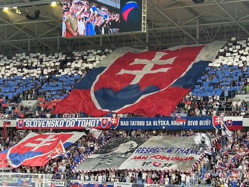 slovenskí fanúšikova.jpeg