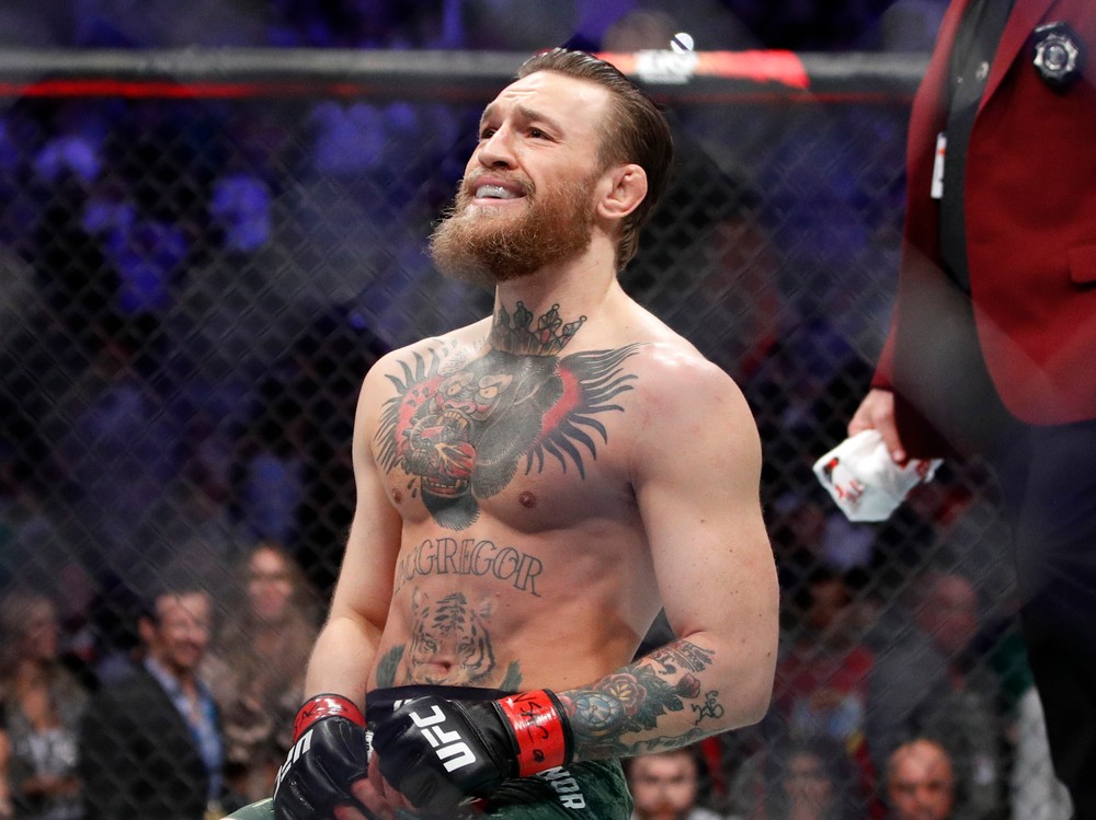 Dustin, môžeš oslavovať tú neoprávnenú výhru koľko chceš, odkazuje McGregor