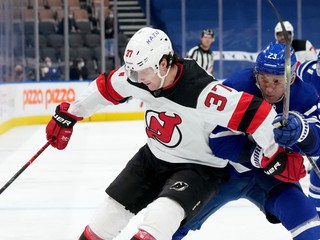 Pavel Zacha v drese New Jersey Devils.