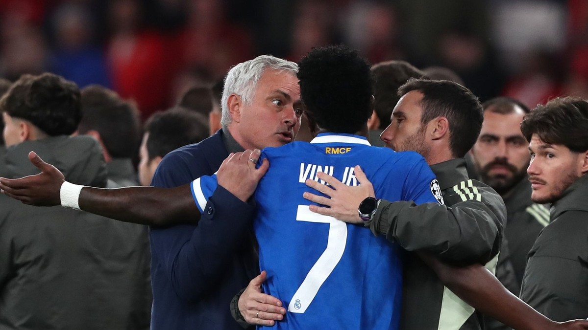 José Mourinho a Vinícius.