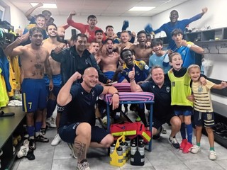 Víťazná fotka Fiľakovčanov po zápase s Podkonicami.