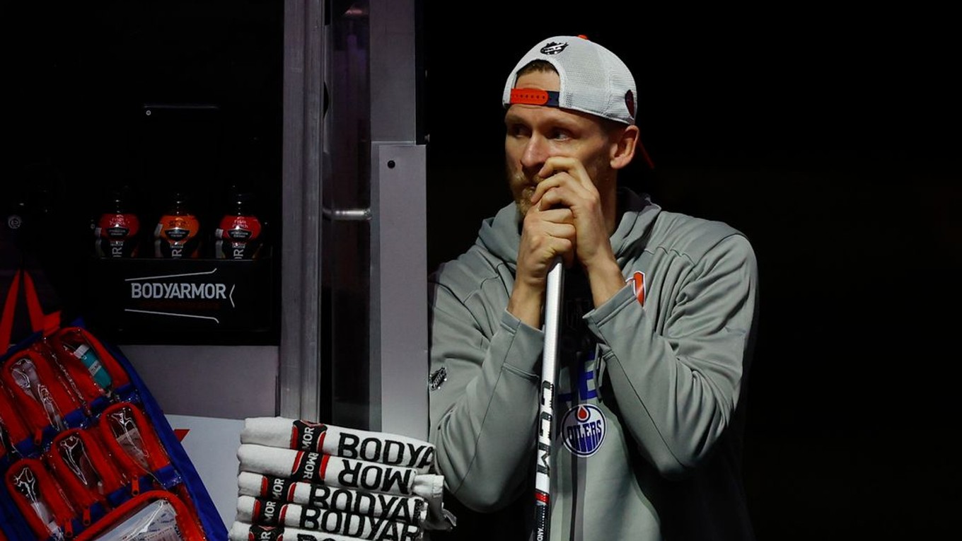 Kanadský hokejista Corey Perry (Edmonton) po prehre vo finále play-off NHL. 
