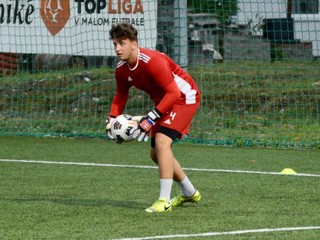 Jakub Regenda je futbalový brankár, vyrastal v rodných Michalovciach.