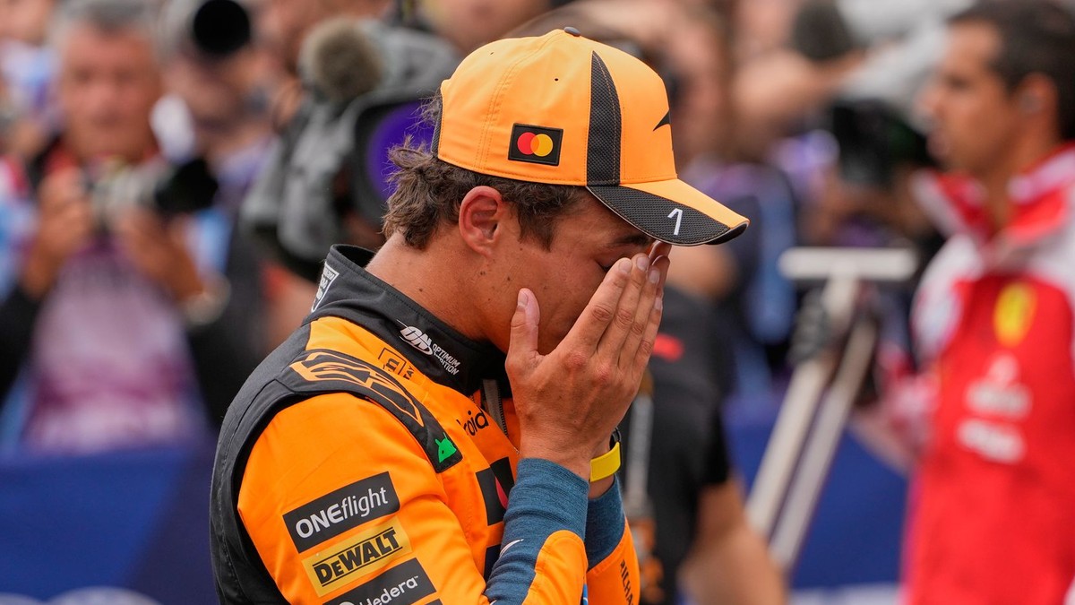 Lando Norris sa stal víťazom kvalifikácie na Veľkú cenu Holandska F1 2026.