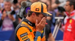 Lando Norris sa stal víťazom kvalifikácie na Veľkú cenu Holandska F1 2026.