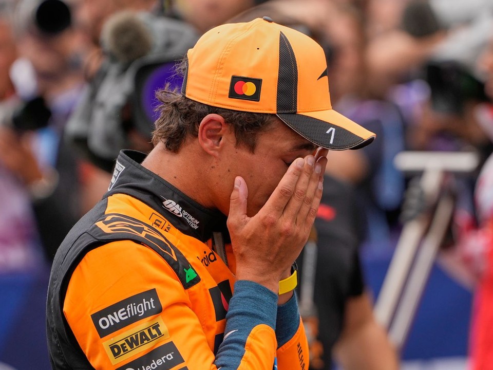 Lando Norris sa stal víťazom kvalifikácie na Veľkú cenu Holandska F1 2026.