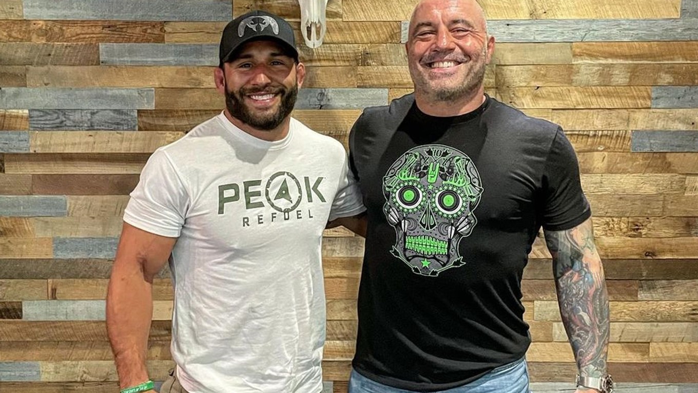 Chad Mendes a Joe Rogan.